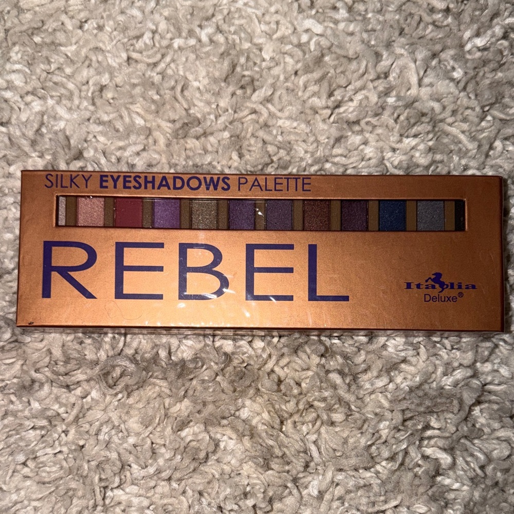 Italia Deluxe Rebel Eyeshadow Palette NEW